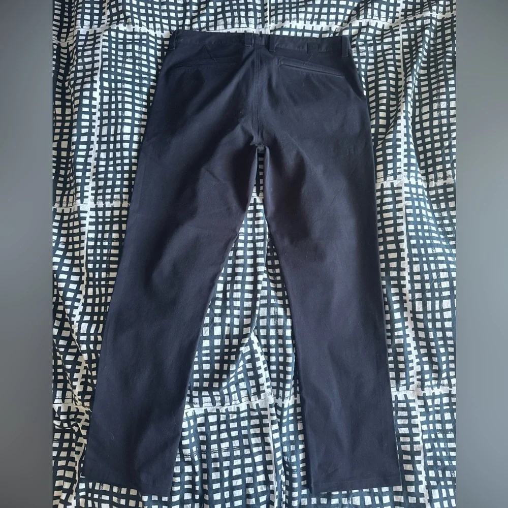 Vuori Chino Pants Black - Picture 2 of 4